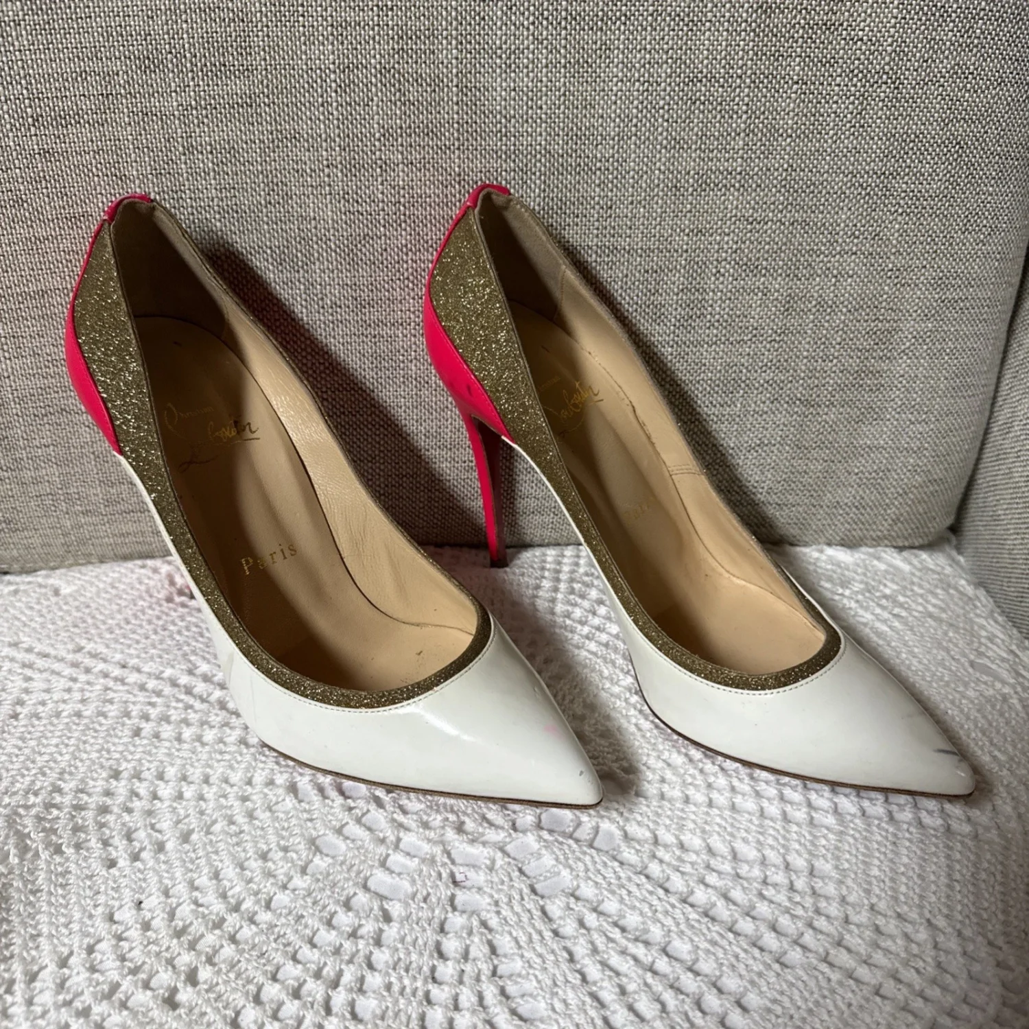 Christian Louboutin女式细跟高跟鞋欧盟37/美国7号-