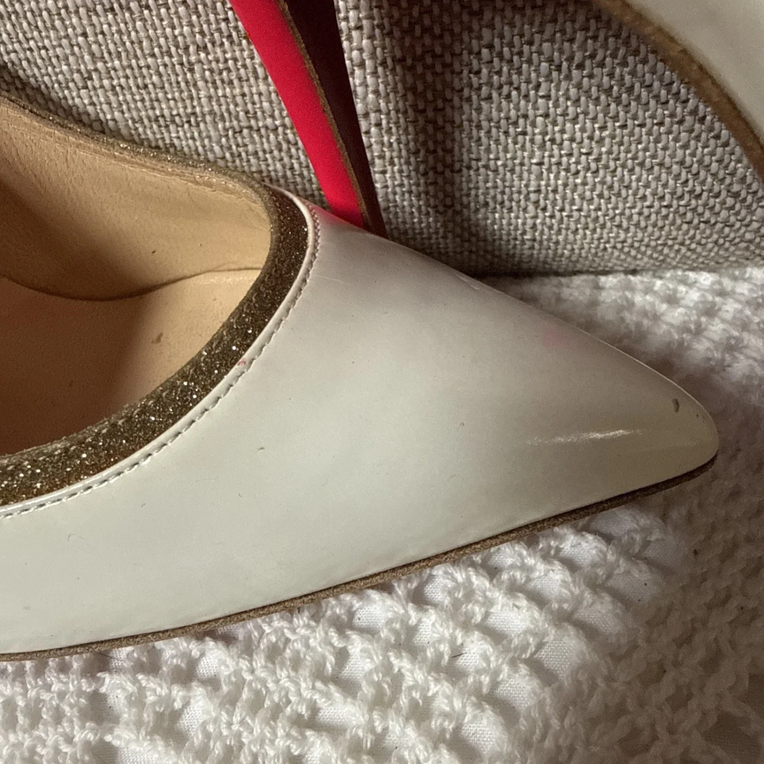 Christian Louboutin女式细跟高跟鞋欧盟37/美国7号-
