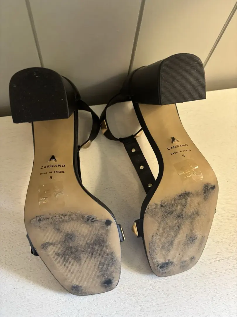 Carrano 黑色皮革铆钉踝带高跟鞋 Valentino Inspired Brazil 尺寸 8-