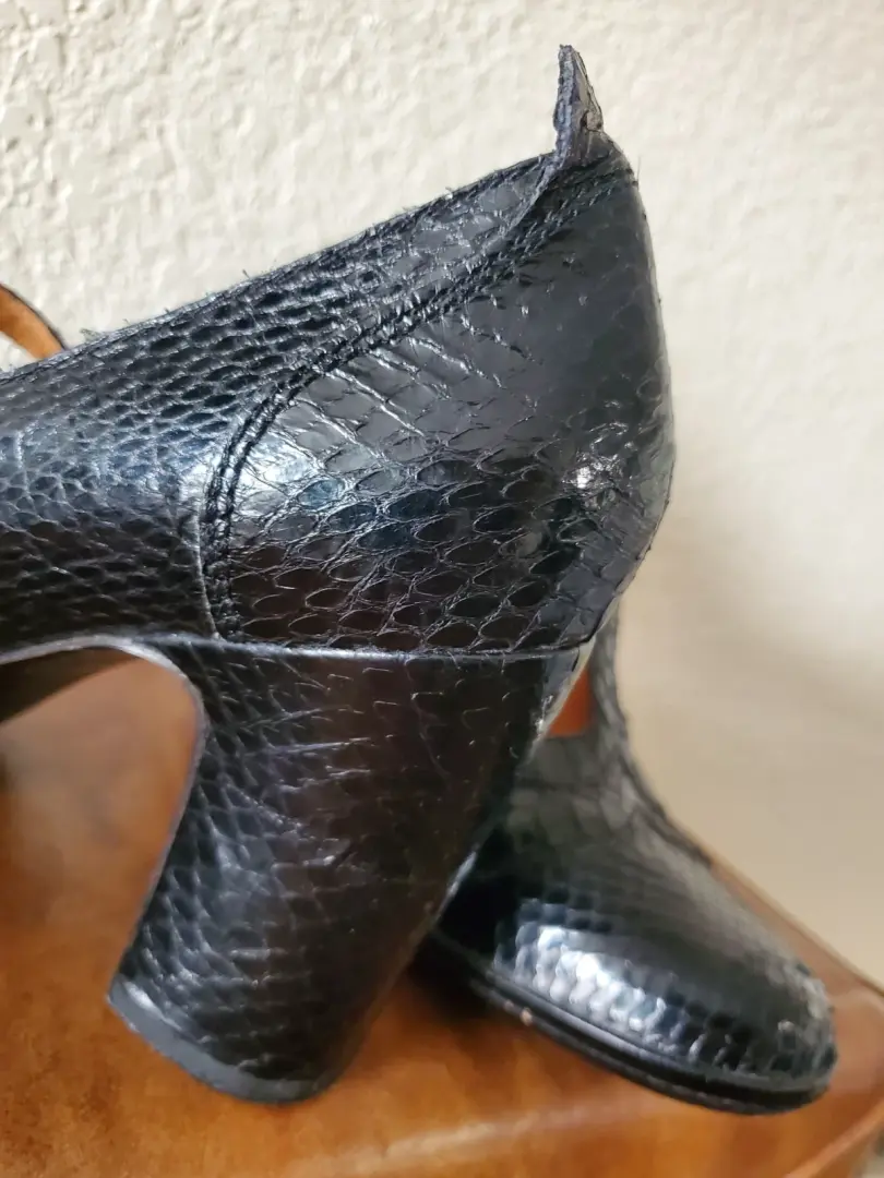 Frye 黑色皮革高跟鞋 Adrienne T 带蛇皮 Mary Jane 泵 8 码-