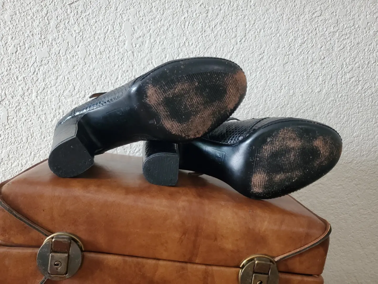 Frye 黑色皮革高跟鞋 Adrienne T 带蛇皮 Mary Jane 泵 8 码-