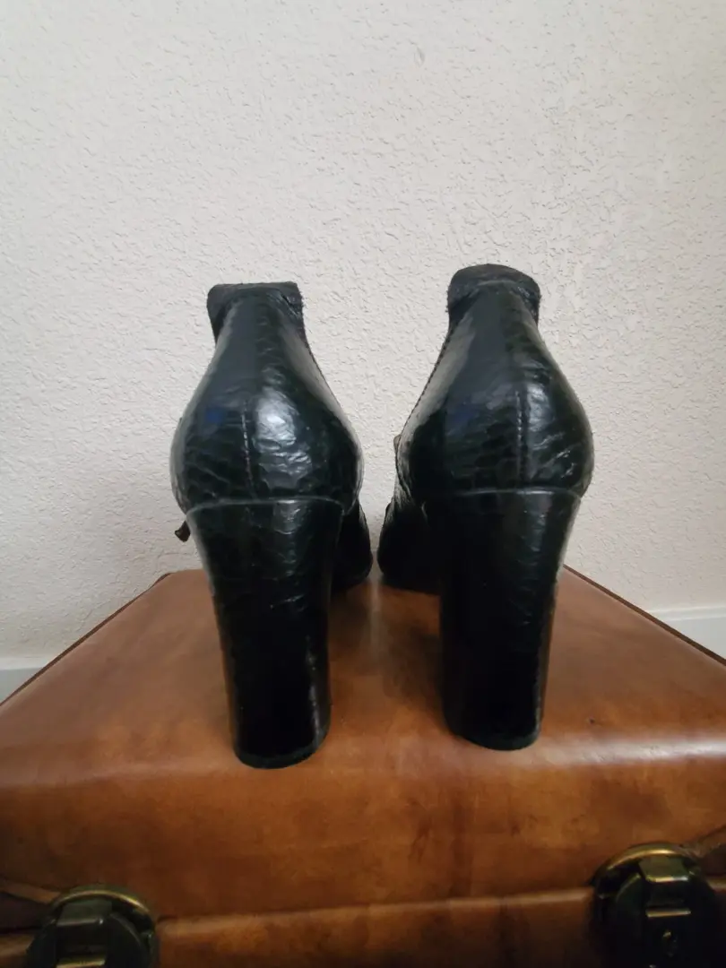 Frye 黑色皮革高跟鞋 Adrienne T 带蛇皮 Mary Jane 泵 8 码-