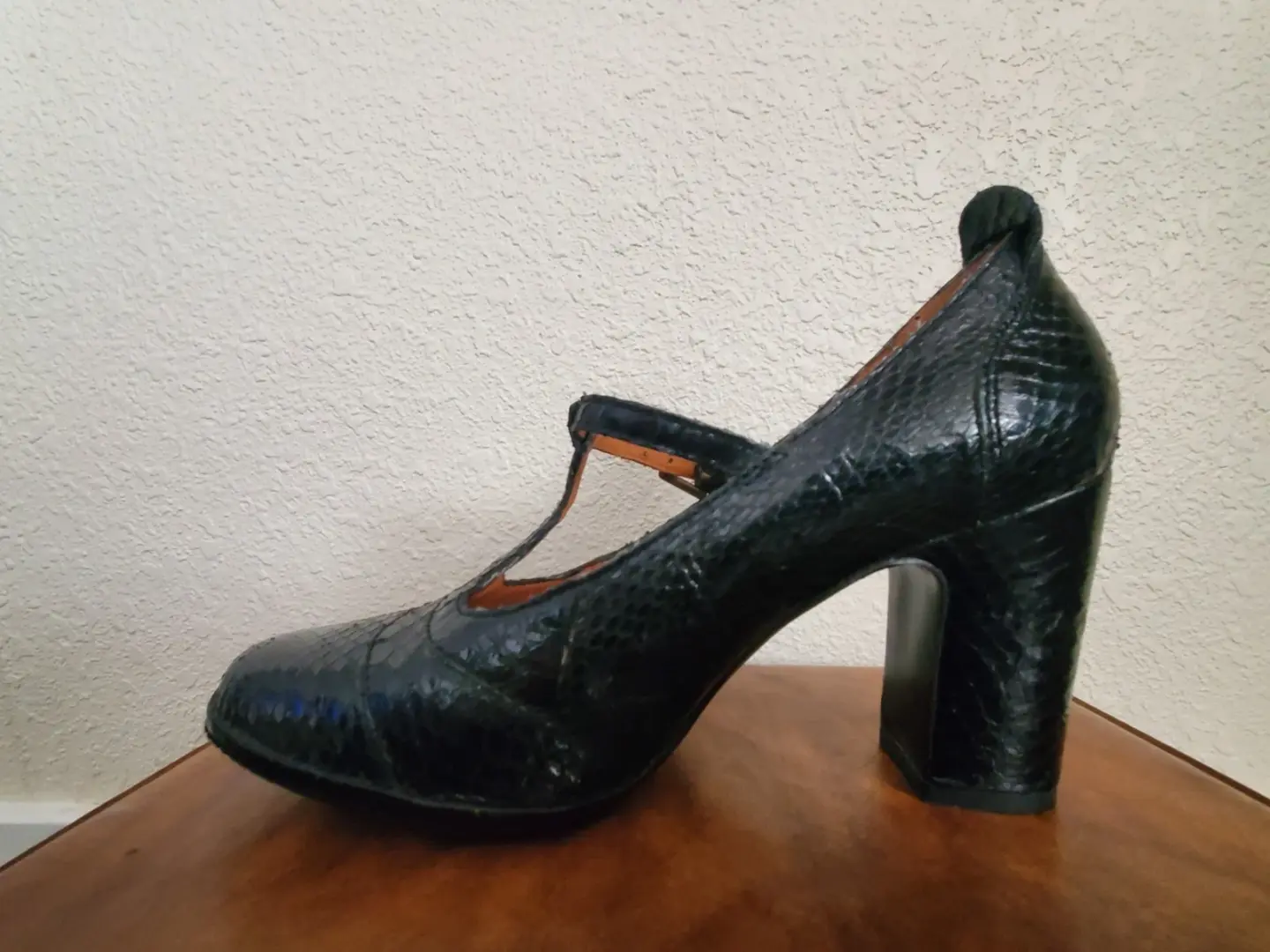 Frye 黑色皮革高跟鞋 Adrienne T 带蛇皮 Mary Jane 泵 8 码-