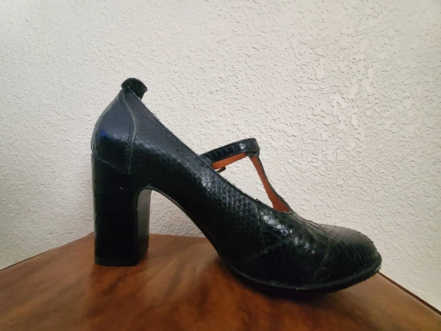 Frye 黑色皮革高跟鞋 Adrienne T 带蛇皮 Mary Jane 泵 8 码-