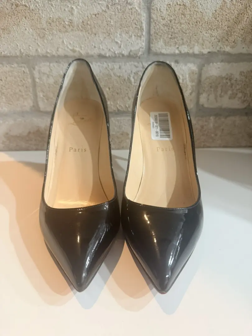 Christian Louboutin Kate 85 尖头高跟鞋黑色漆皮尺寸 39.5 美国 9.5-