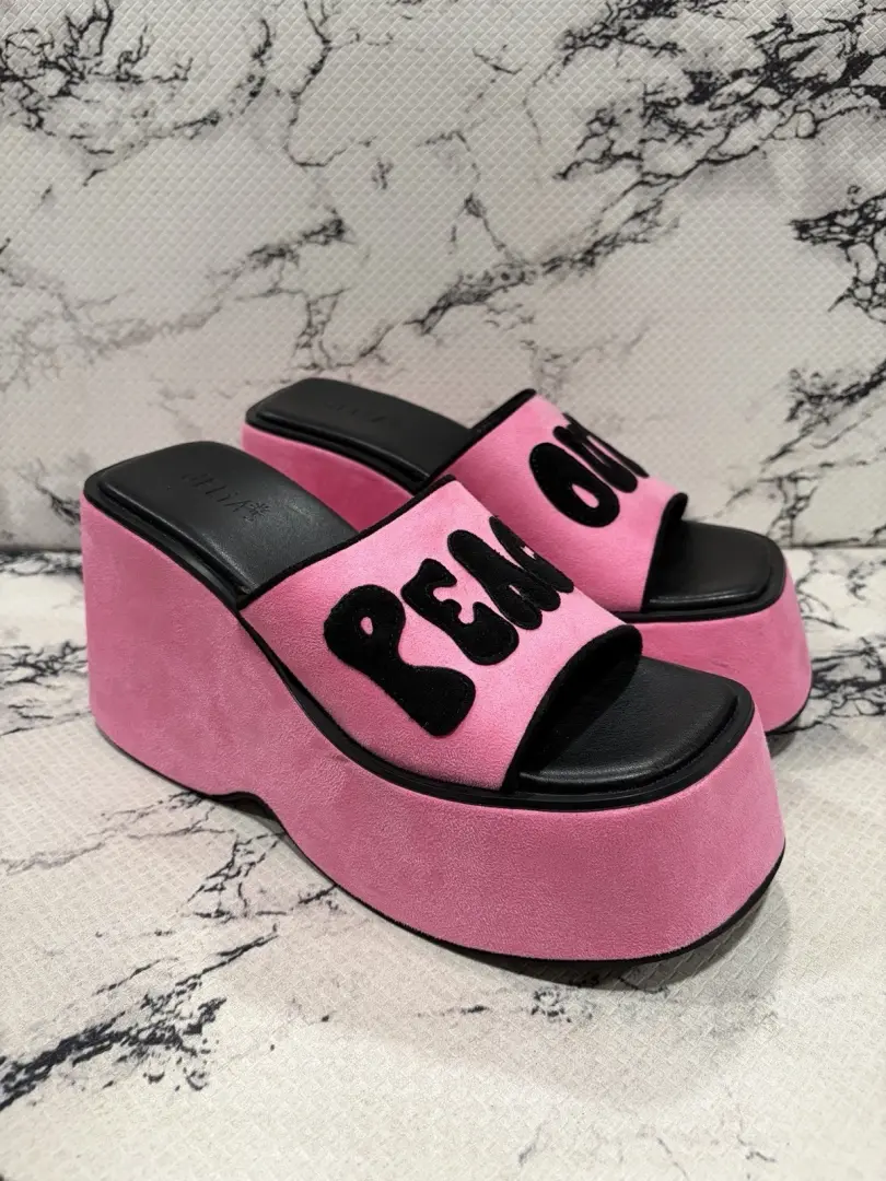Dolls Kill Delias 厚底鞋 粉色 Peace Out Trendsetter 滑梯 尺寸 9M-