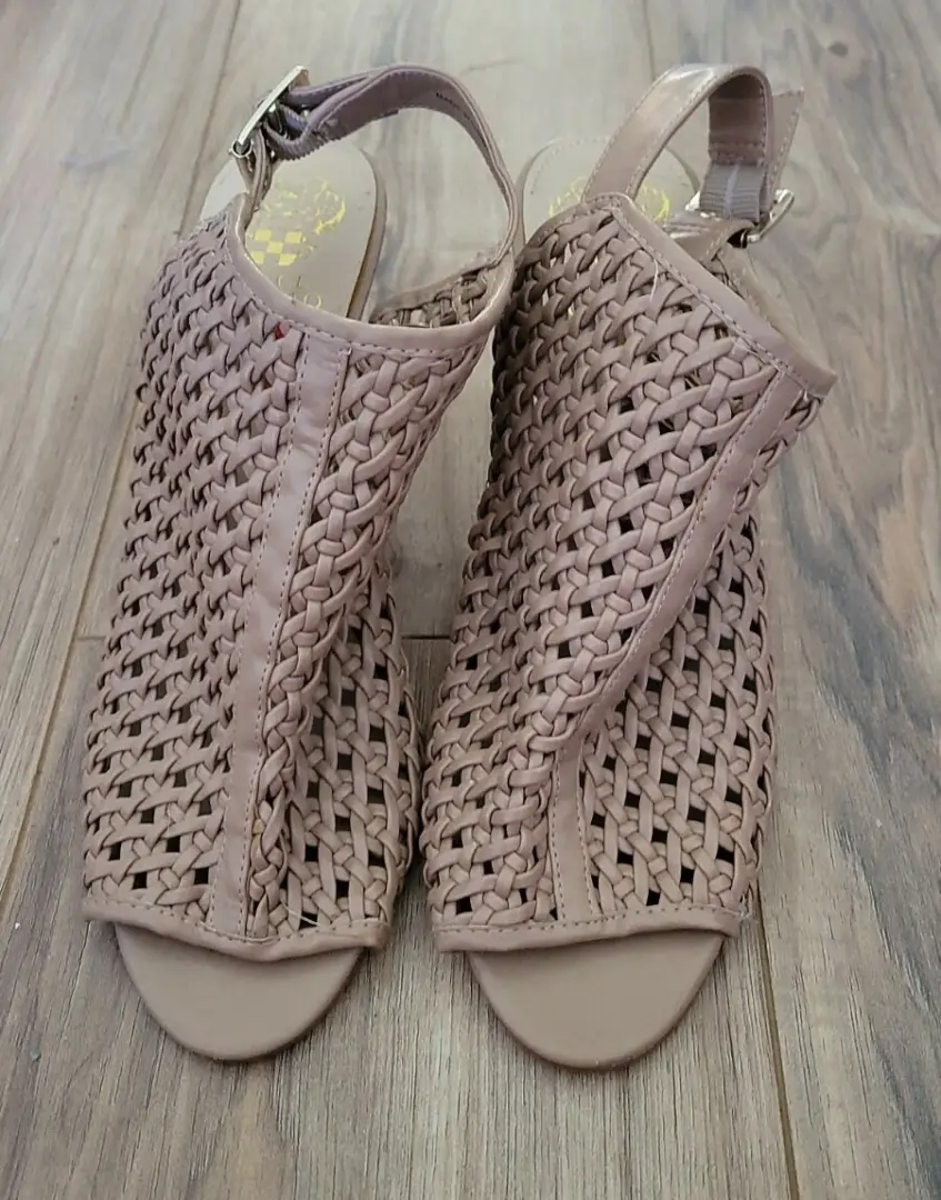 Vince Camuto 编织高跟鞋 10 码状况良好 -
