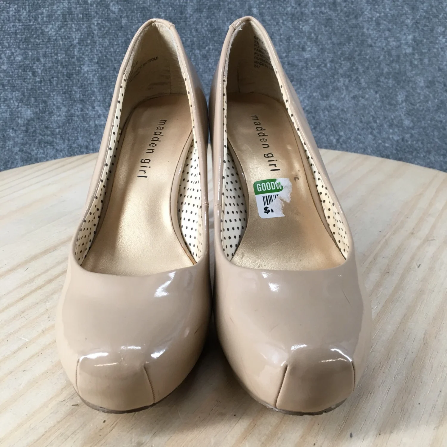 Madden 女孩高跟鞋女式 7.5 Getta 高跟鞋细高跟鞋米色人造皮革懒人鞋-