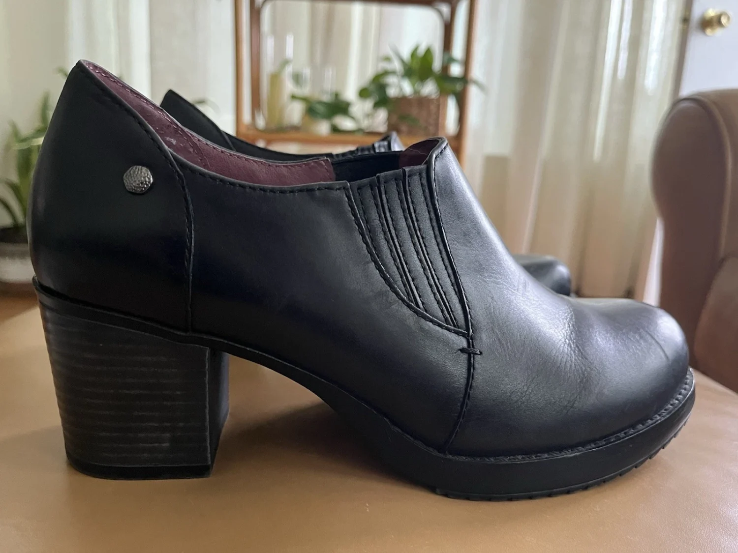 Dansko Adrienne 黑色皮革短靴 Clog 女式 8.5-9 (39) 码方跟-