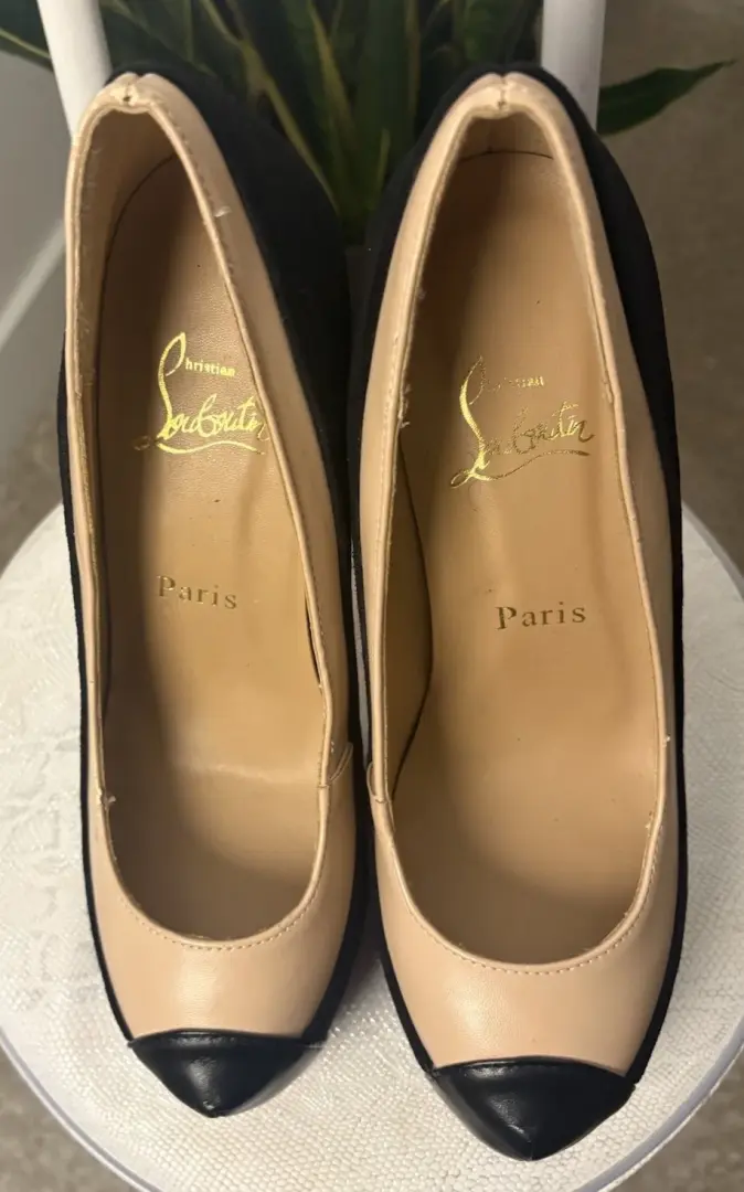 Christian Louboutin 黑色/米色帽头麂皮绒皮革高跟鞋女式 US 9-
