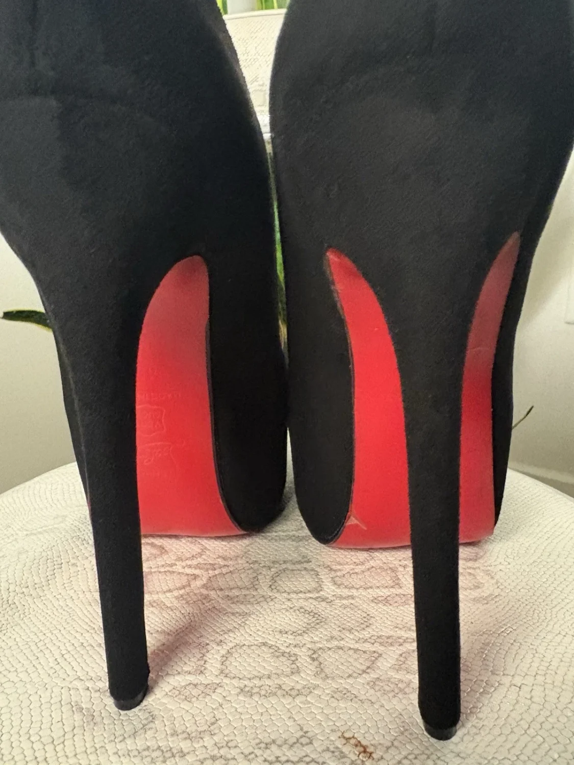 Christian Louboutin 黑色/米色帽头麂皮绒皮革高跟鞋女式 US 9-