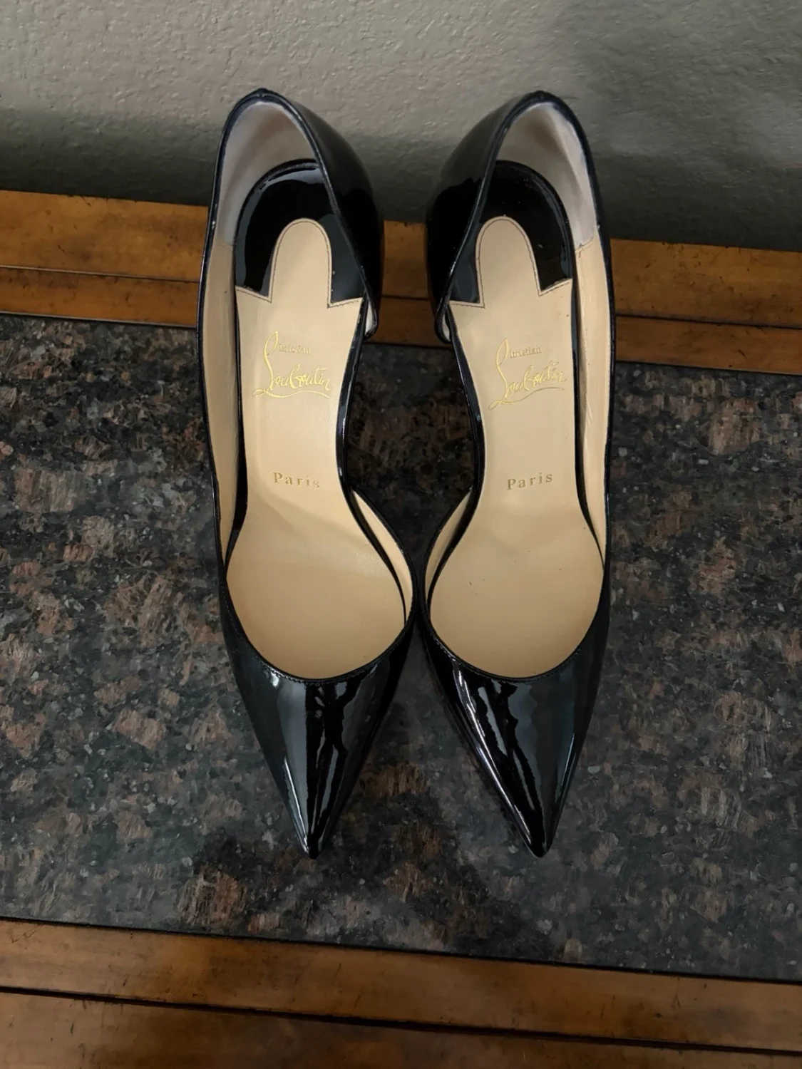 Christian Louboutin Iriza 85 毫米泵 - 黑色,美国 9 至 9.5-