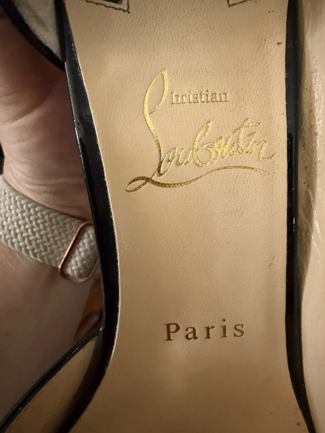 Christian Louboutin Iriza 85 毫米泵 - 黑色,美国 9 至 9.5-
