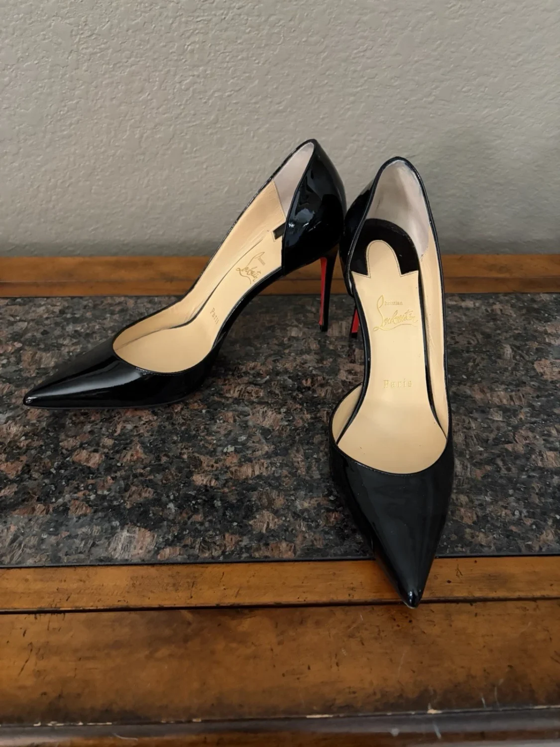 Christian Louboutin Iriza 85 毫米泵 - 黑色,美国 9 至 9.5-