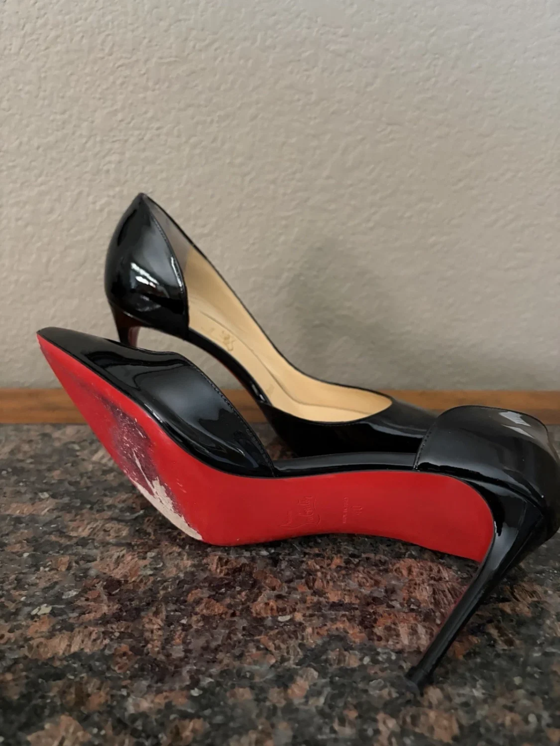 Christian Louboutin Iriza 85 毫米泵 - 黑色,美国 9 至 9.5-