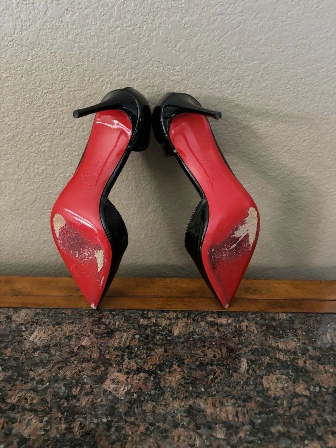 Christian Louboutin Iriza 85 毫米泵 - 黑色,美国 9 至 9.5-