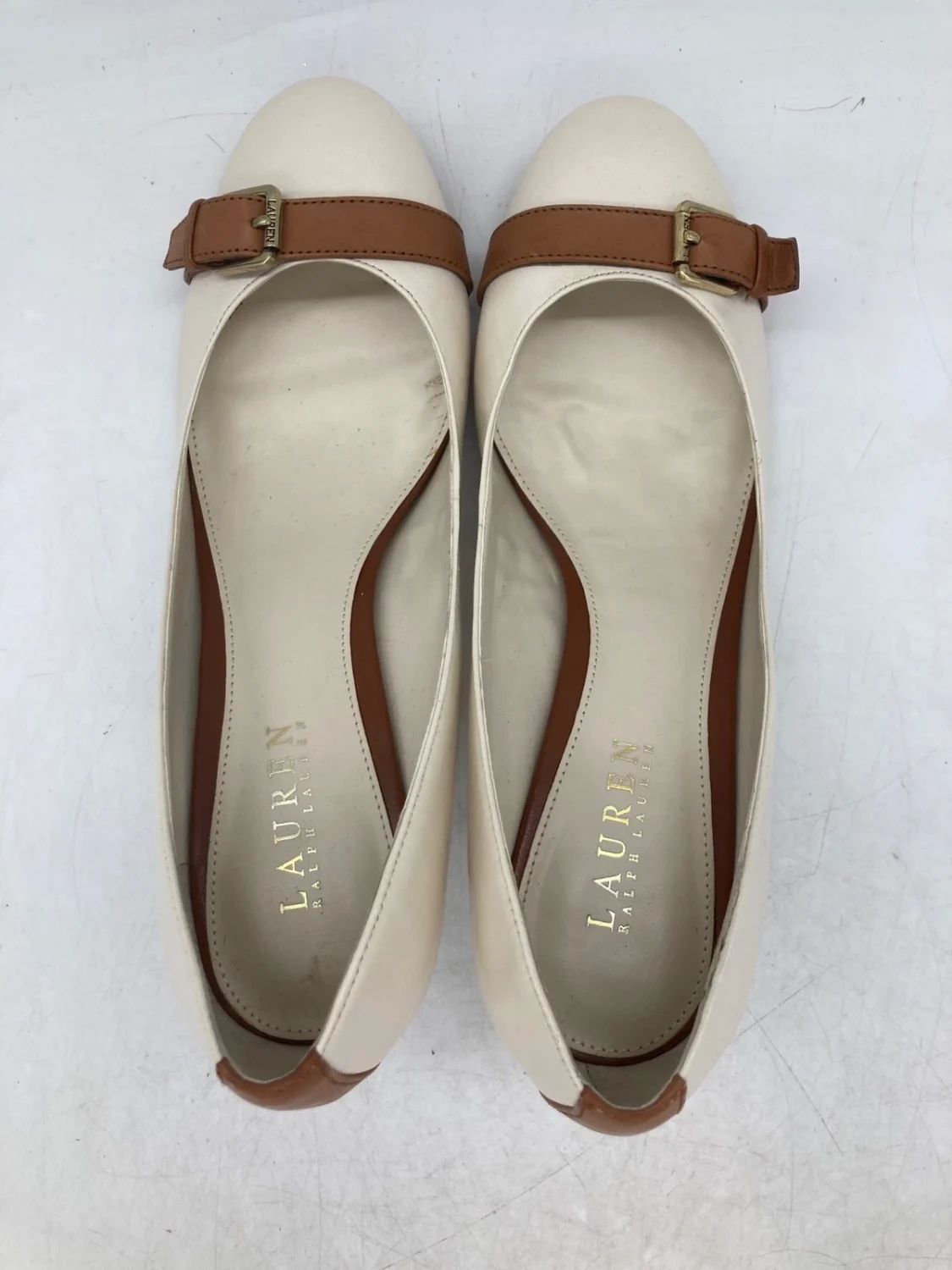 Lauren Ralph Lauren 奶油色和棕褐色皮革扣 3 英寸堆叠鞋跟 10B 码经典-