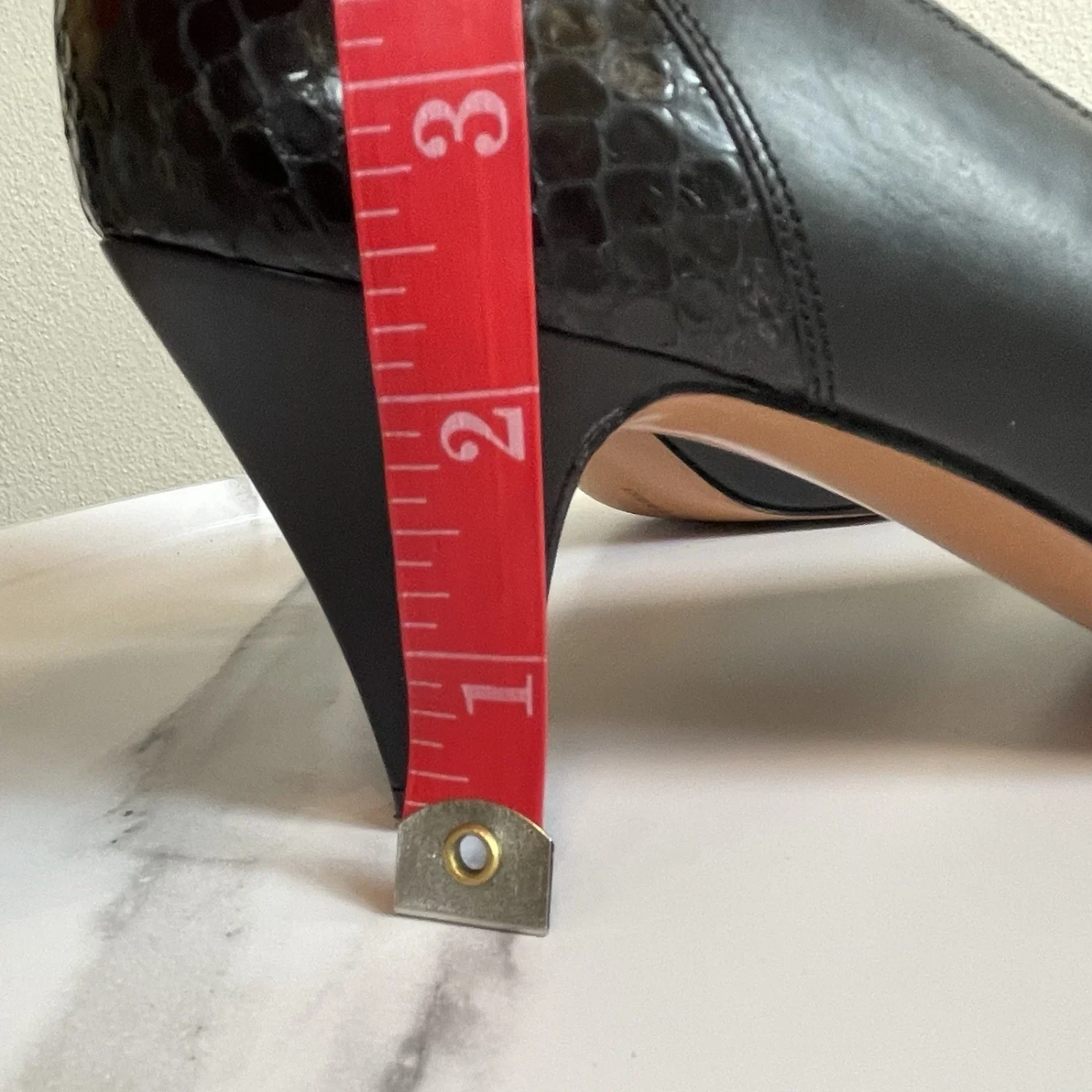 复古 Salvatore Ferragamo 黑色皮革尖头高跟鞋 8.5 码-