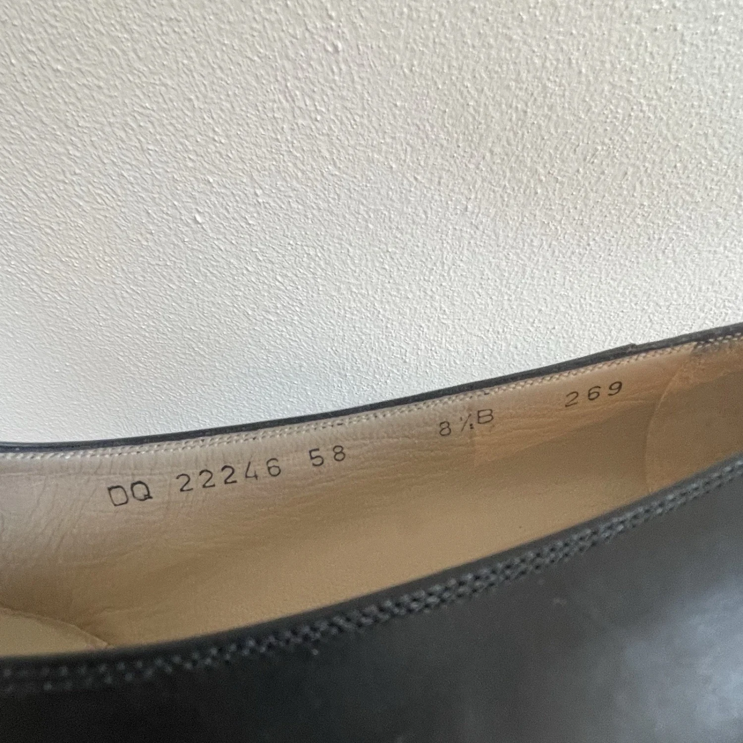 复古 Salvatore Ferragamo 黑色皮革尖头高跟鞋 8.5 码-