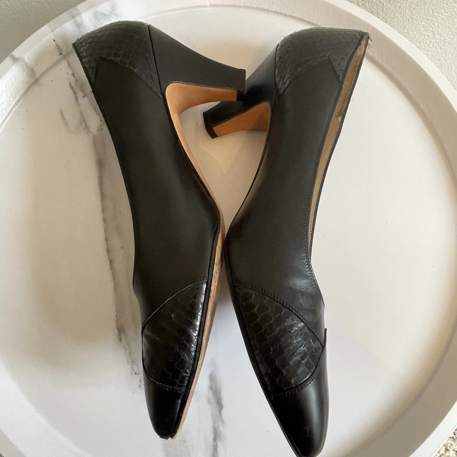 复古 Salvatore Ferragamo 黑色皮革尖头高跟鞋 8.5 码-