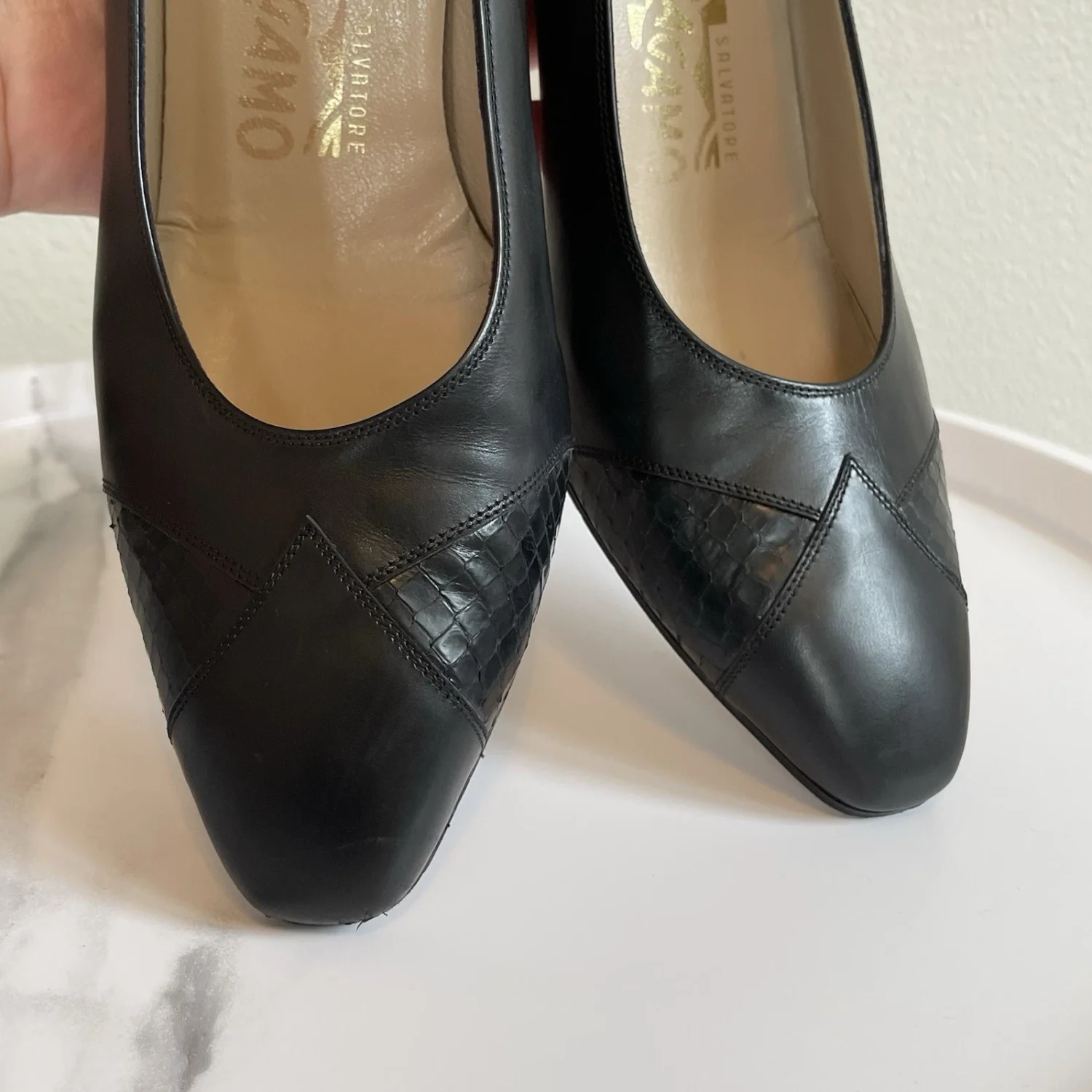 复古 Salvatore Ferragamo 黑色皮革尖头高跟鞋 8.5 码-