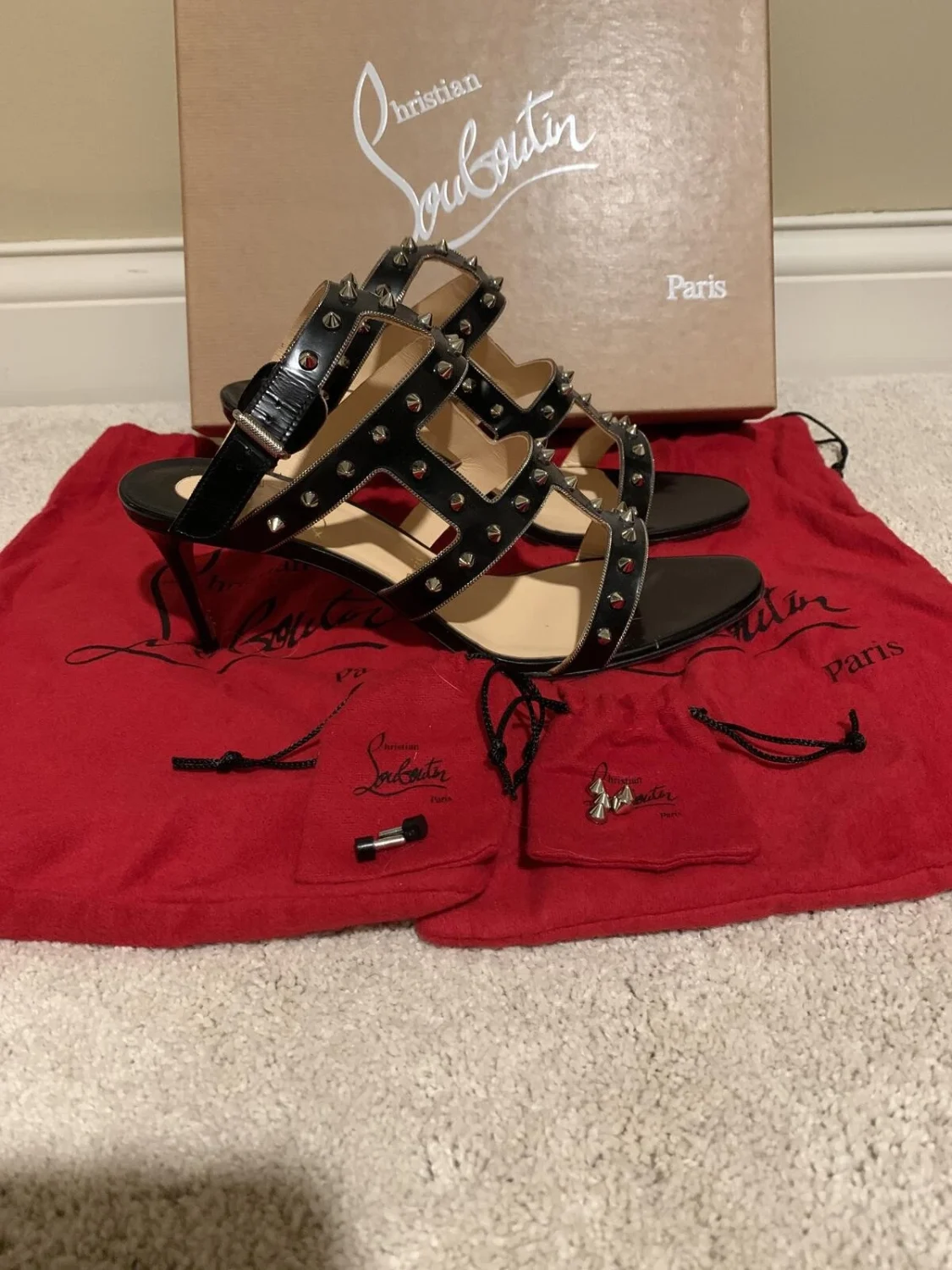 Louboutin SexyStrapi 70 爵士凉鞋 40.5 美元 1295-