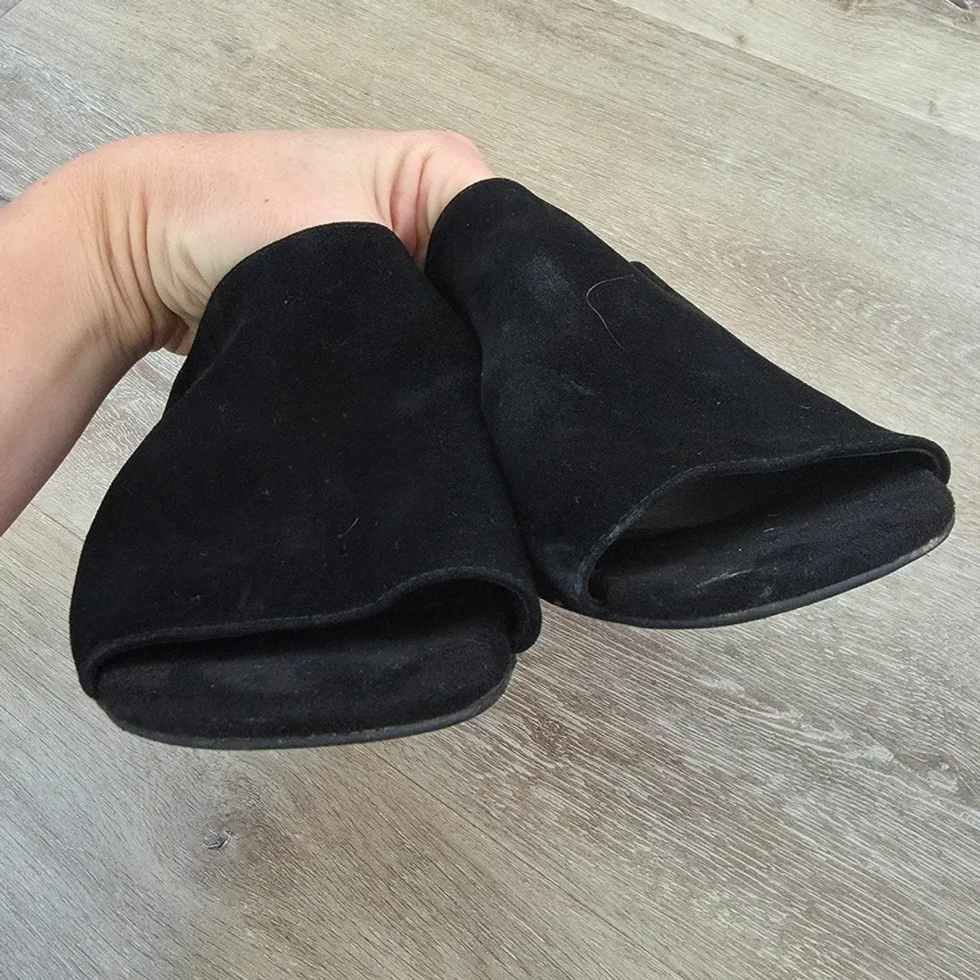 Jeffrey Campbell Teseida 黑色麂皮绒皮革方跟骡子 尺寸 9 水钻宝石-