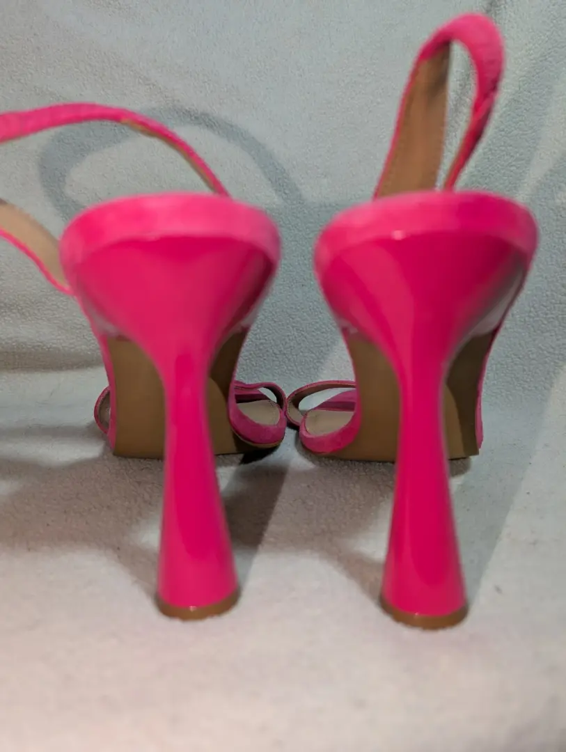 粉色麂皮绒 Peep-Toe 露跟凉鞋高跟鞋 Vince Camuto 尺寸 12 非常干净。-