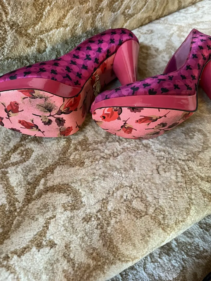 😎🩷Betsey Johnson ~ Vero Cudio ~ 女式 5.5 M 平台高跟鞋露趾-