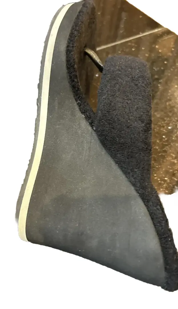 😎🖤Jimmy Choo 黑色楔形丁字鞋 35 码 1/2 二手状况完好-