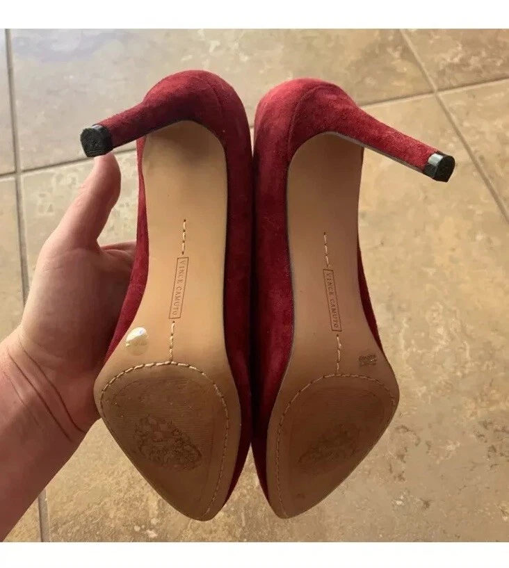 👠😎❤️ Vince Camuto 石榴石红色麂皮绒杏仁鞋头 3 英寸鞋跟非常轻磨损-