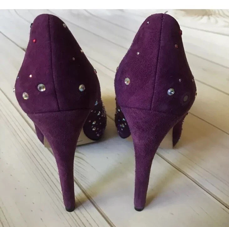 👠😎💜Vince Camuto 紫色麂皮绒串珠 6 码高跟鞋-