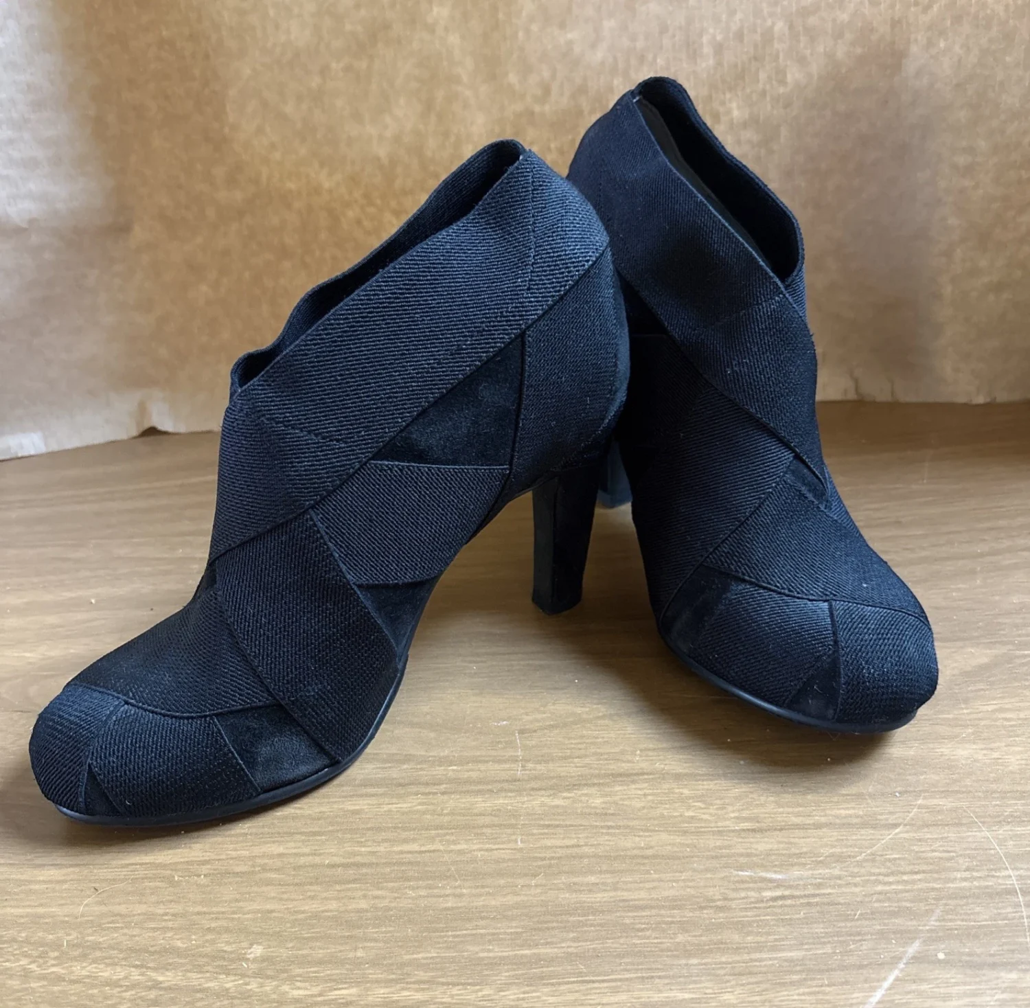 United Nude 踝靴 高跟鞋 黑色 麂皮绒 十字架 弹性 US 8 EU 39-