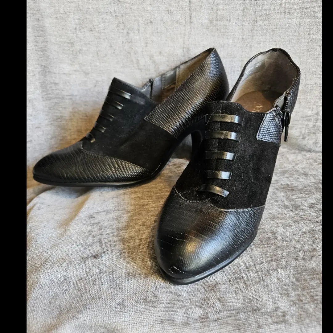 Aerosoles 女式黑色麂皮绒/皮革杏仁鞋头侧拉链泵 US 7M-