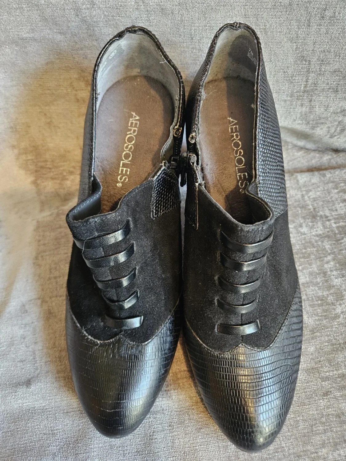 Aerosoles 女式黑色麂皮绒/皮革杏仁鞋头侧拉链泵 US 7M-