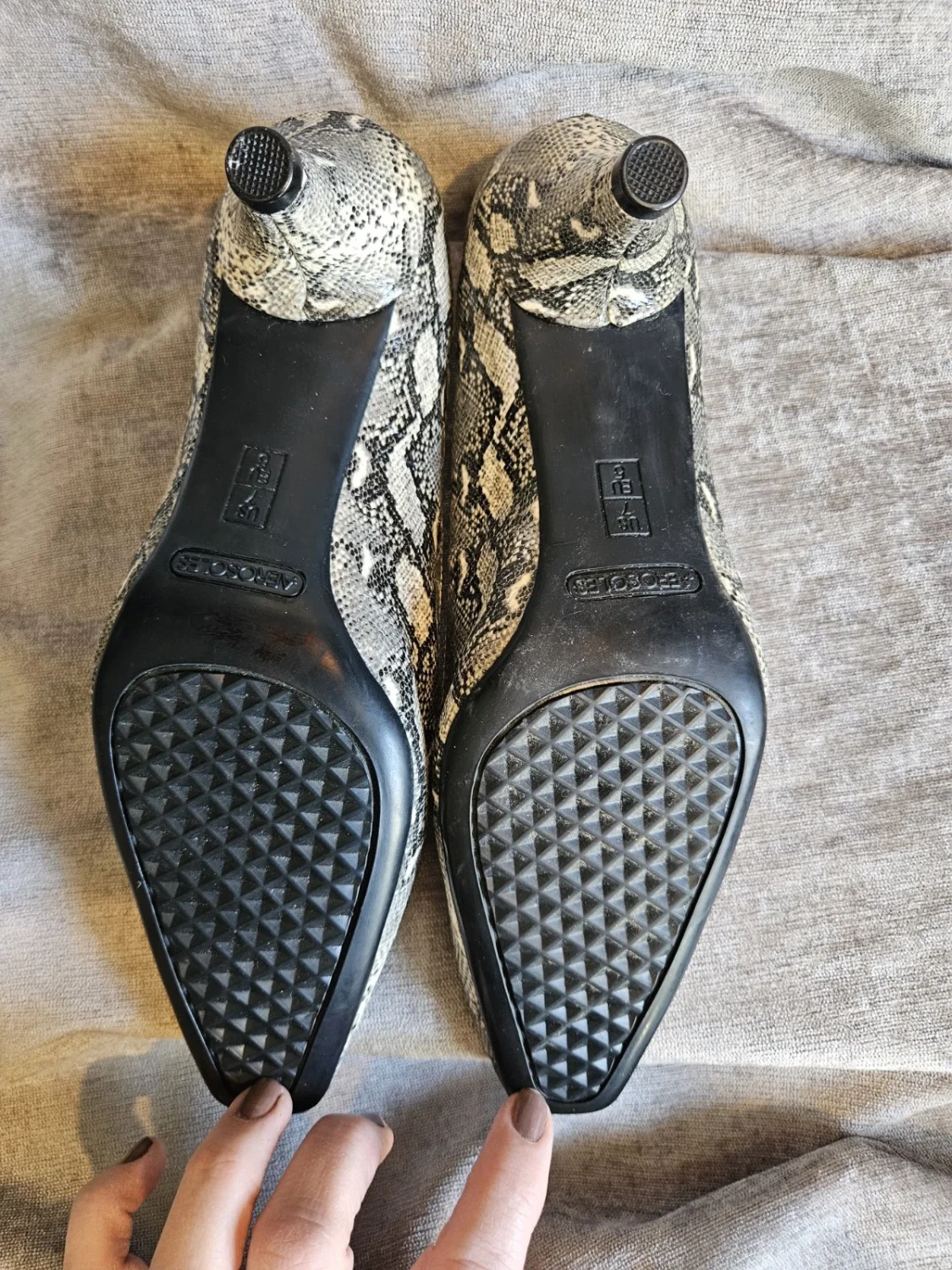 Aerosoles 女式蛇纹中跟高跟鞋,方头,美国 7-