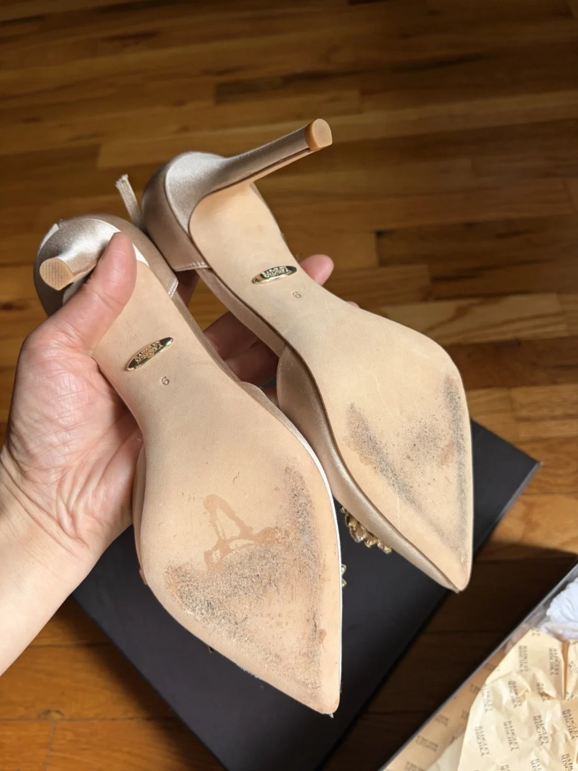 Badgley Mischka 女式米色缎面尖头踝带高跟鞋 US 6-