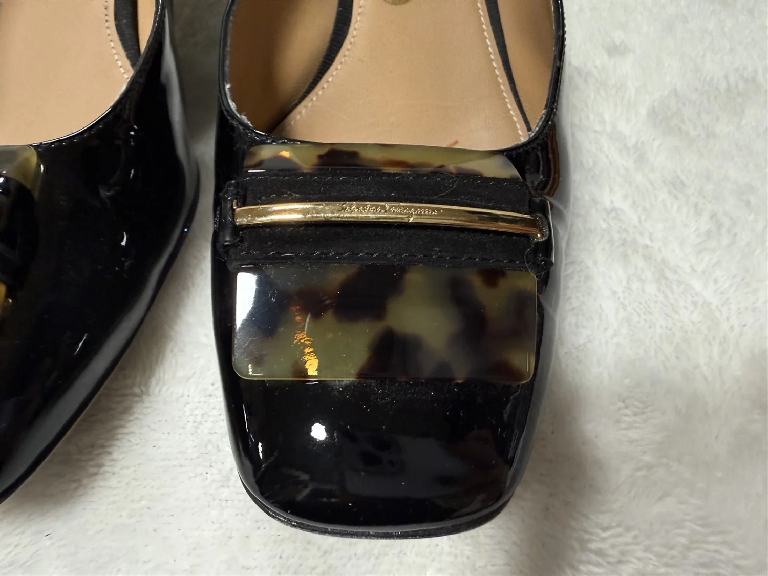 SALVATORE FERRAGAMO 尺寸 8 PUMPS 黑色专利皮革龟头低跟方头-