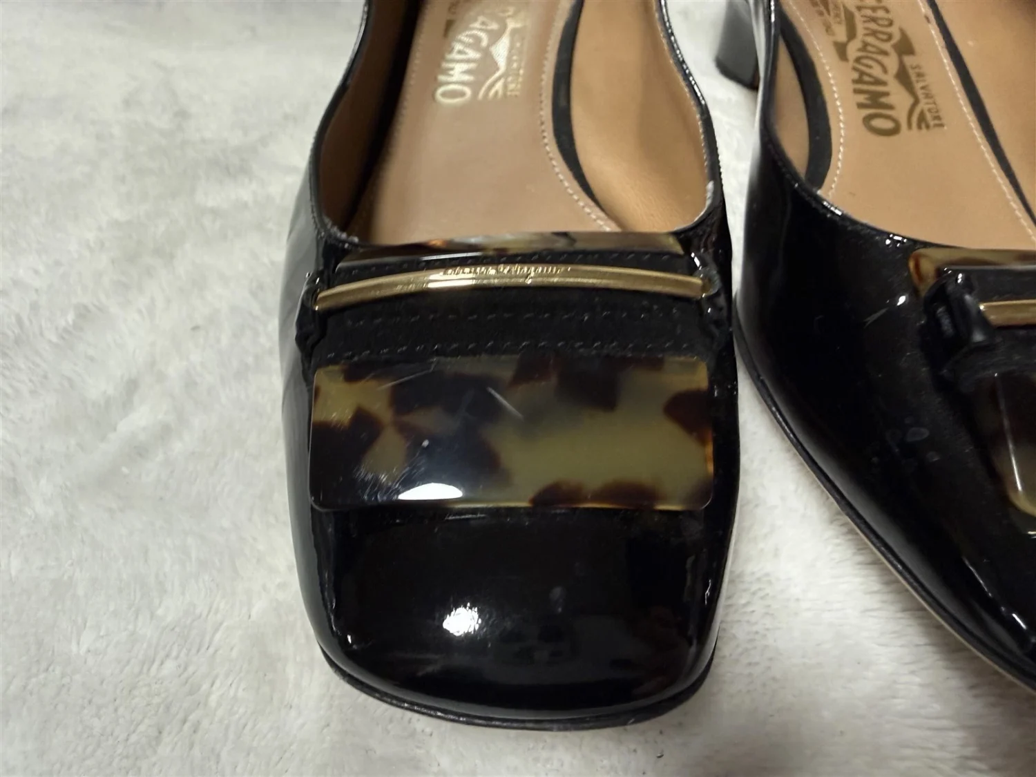 SALVATORE FERRAGAMO 尺寸 8 PUMPS 黑色专利皮革龟头低跟方头-
