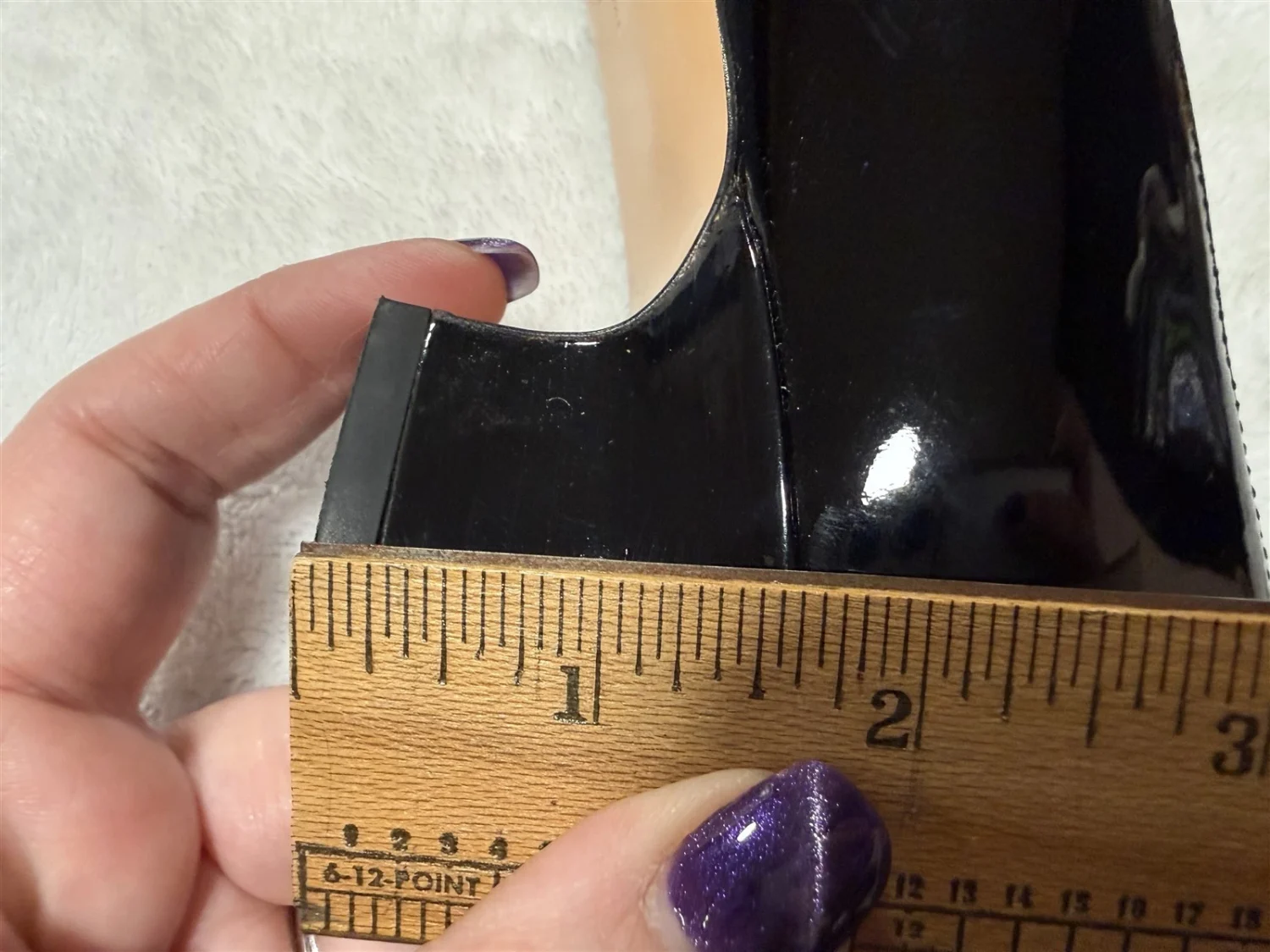 SALVATORE FERRAGAMO 尺寸 8 PUMPS 黑色专利皮革龟头低跟方头-