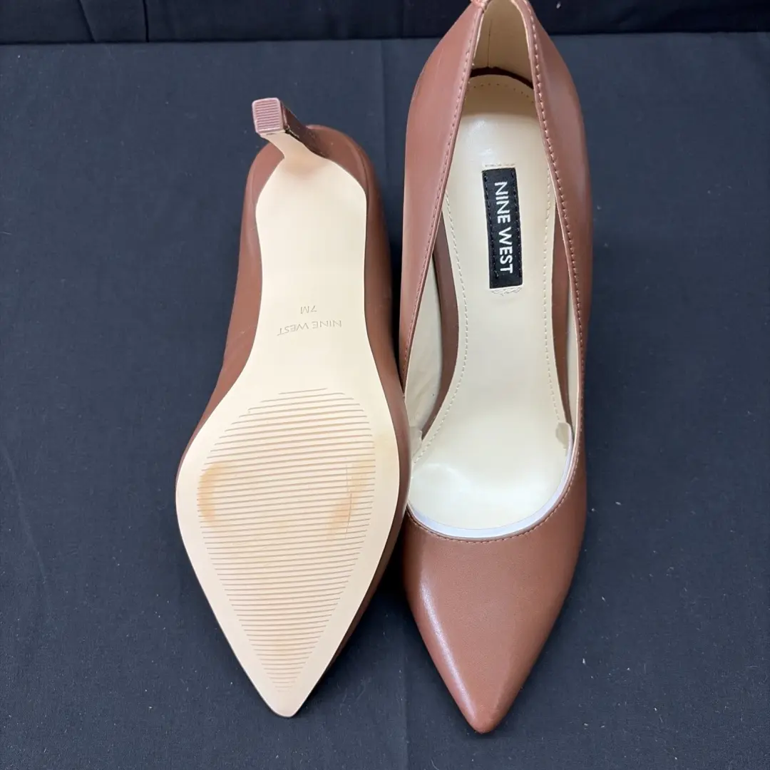 Nine West 女式 Tatiana 泵,中号棕色皮革 210,当天 7 码发货!-