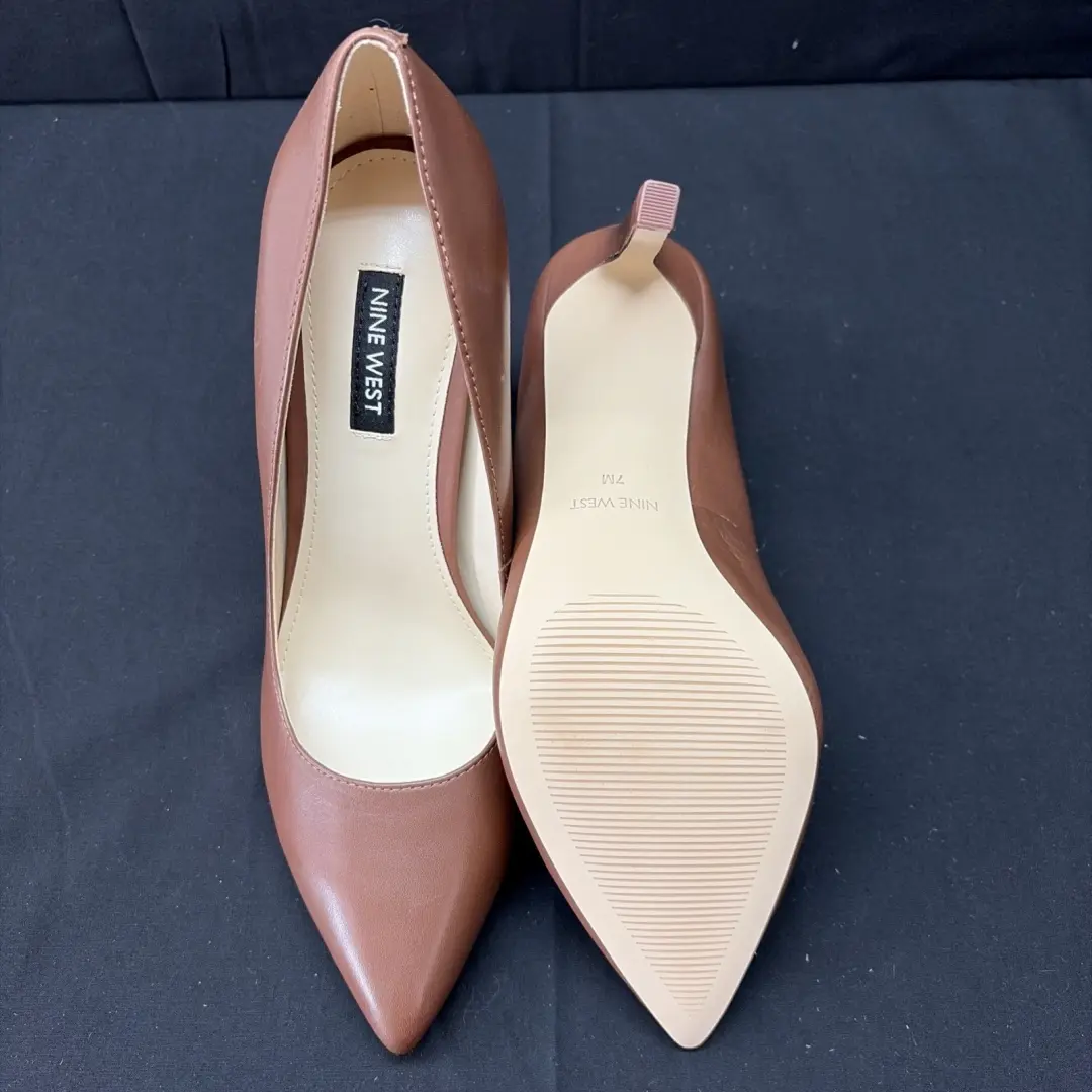 Nine West 女式 Tatiana 泵,中号棕色皮革 210,当天 7 码发货!-