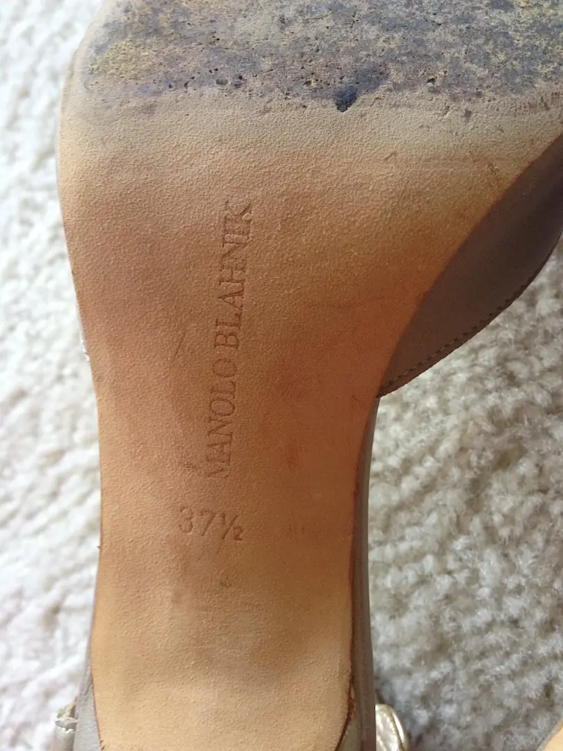 Manolo Blahnik 37.5 全皮革中性色调金色踝带高跟鞋高跟鞋穿-