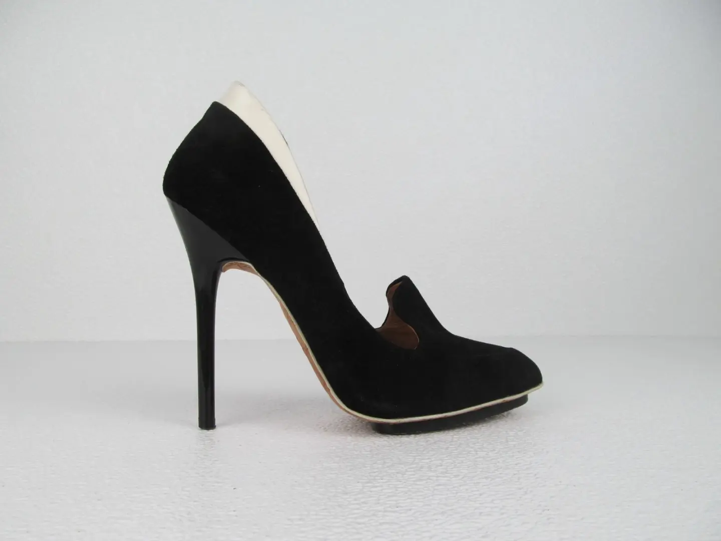 洛杉矶 Dice Heels 黑色麂皮绒高跟鞋细高跟鞋女式 7.5M 码-