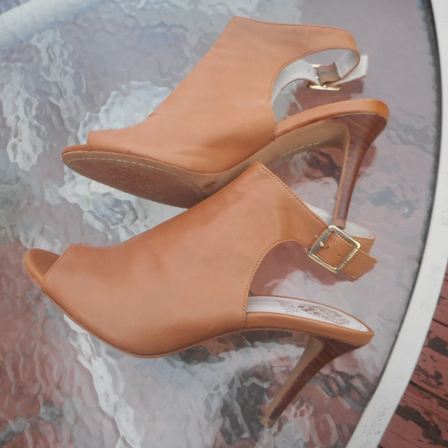 Vince Camuto VC-Nissah 皮革露跟棕色 8M-
