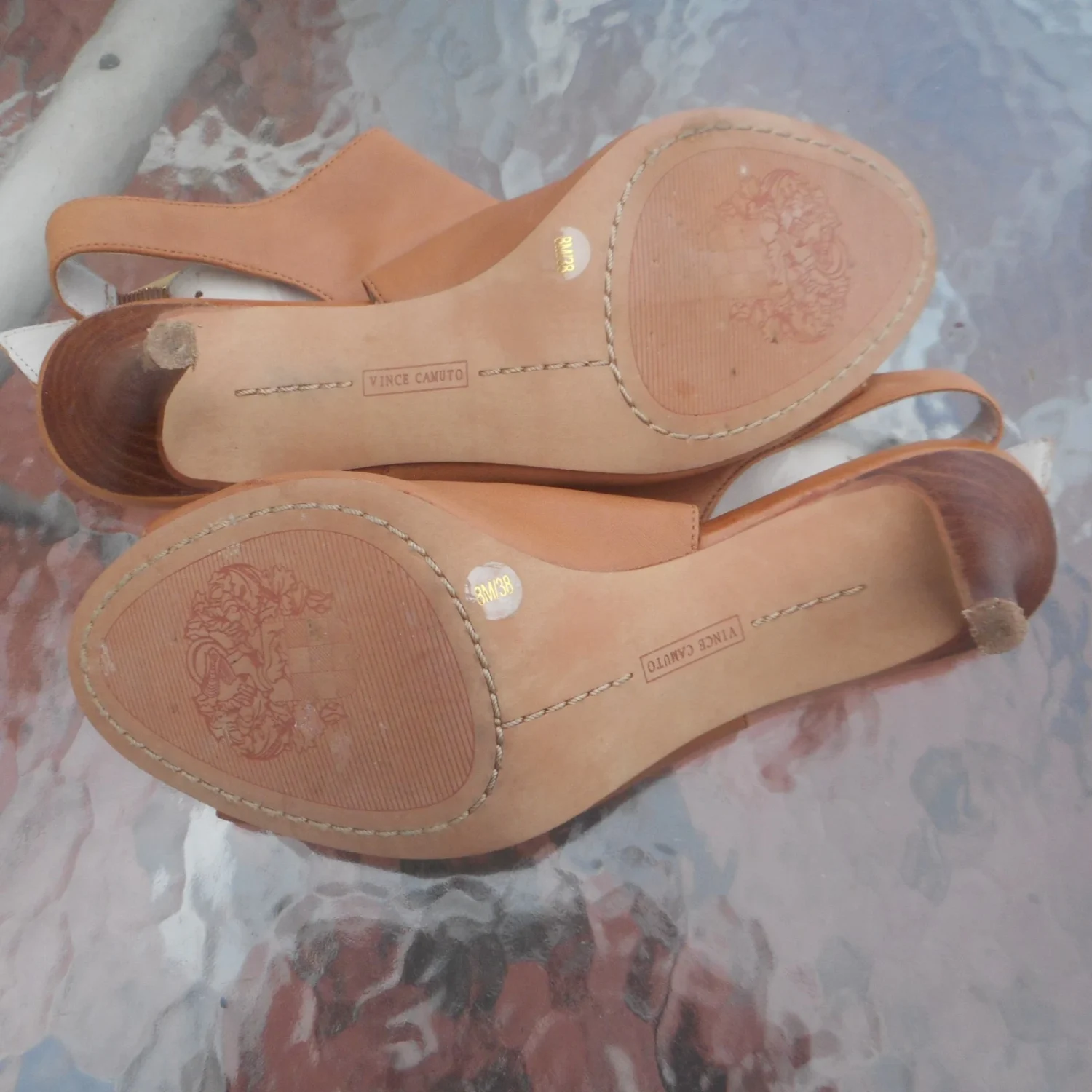 Vince Camuto VC-Nissah 皮革露跟棕色 8M-