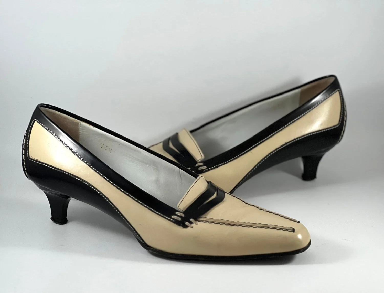TOD'S 女式双色中跟鞋乐福鞋面霜黑色 EU 36.5 / US 6 皮革意大利-