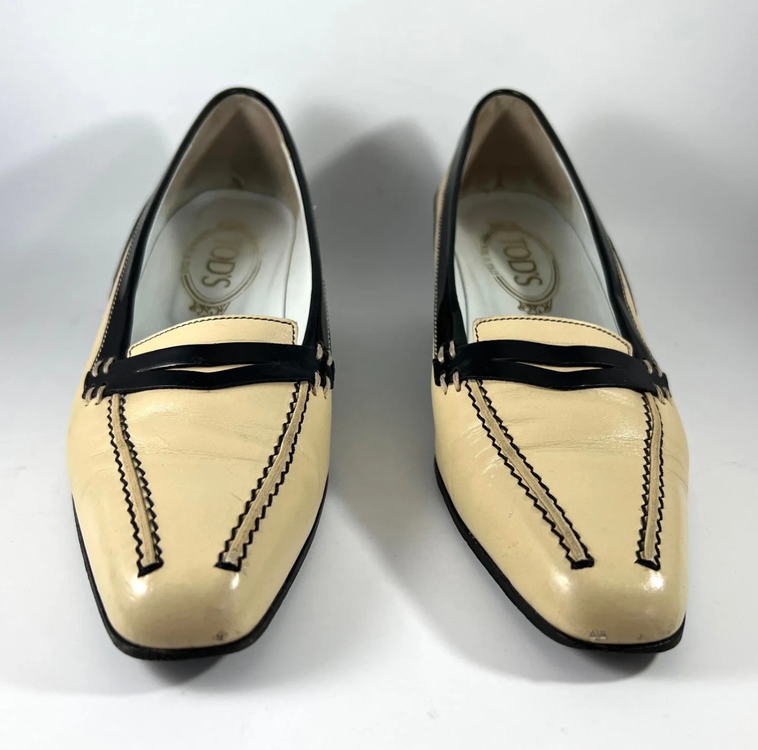 TOD'S 女式双色中跟鞋乐福鞋面霜黑色 EU 36.5 / US 6 皮革意大利-