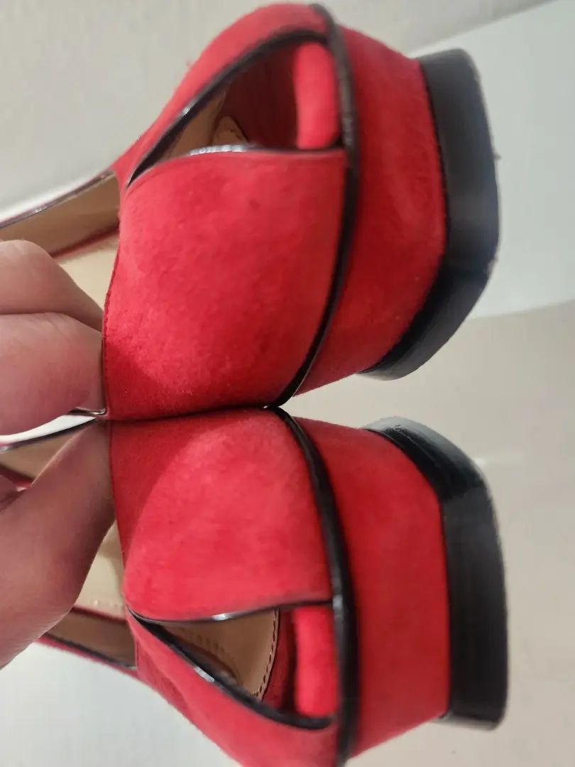 Yves Saint Laurent 致敬女鞋红色麂皮绒露趾厚底高跟鞋 US 9-