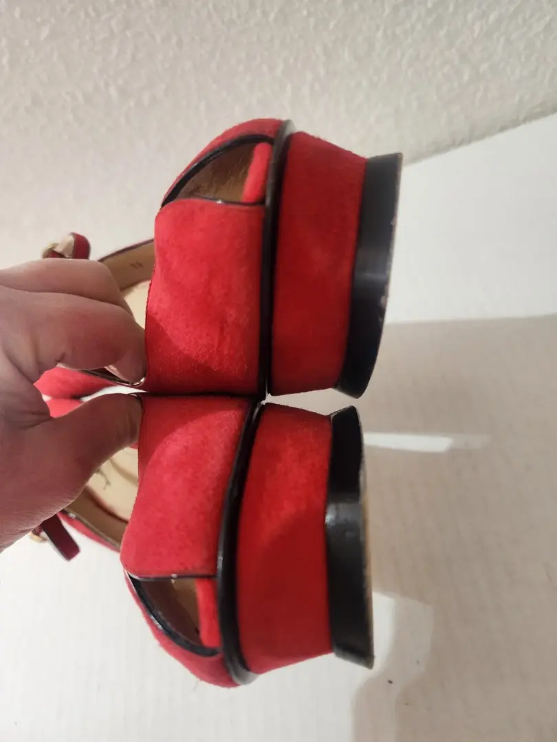 Yves Saint Laurent 致敬女鞋红色麂皮绒露趾厚底高跟鞋 US 9-